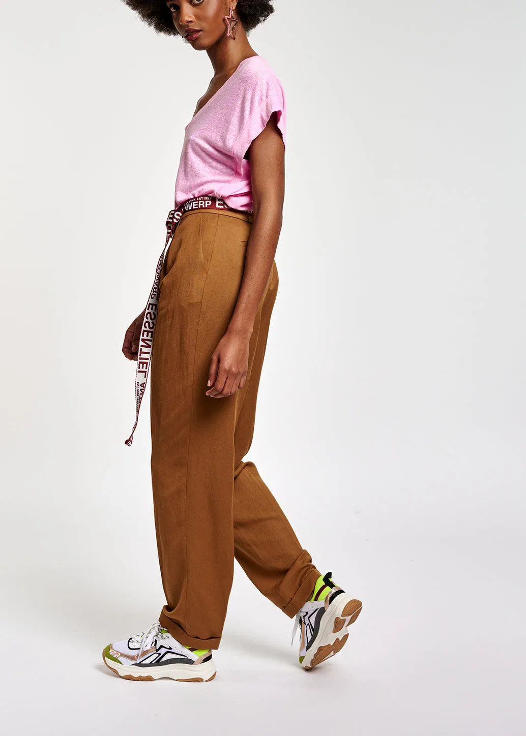 Brown tailored mid-rise pants