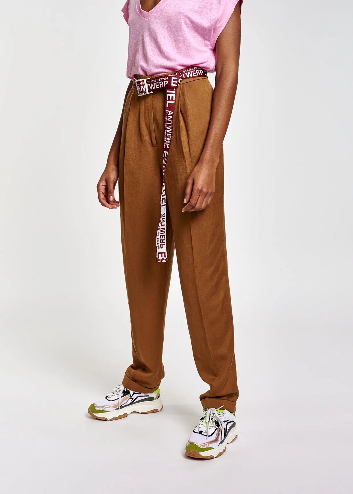 Brown tailored mid-rise pants