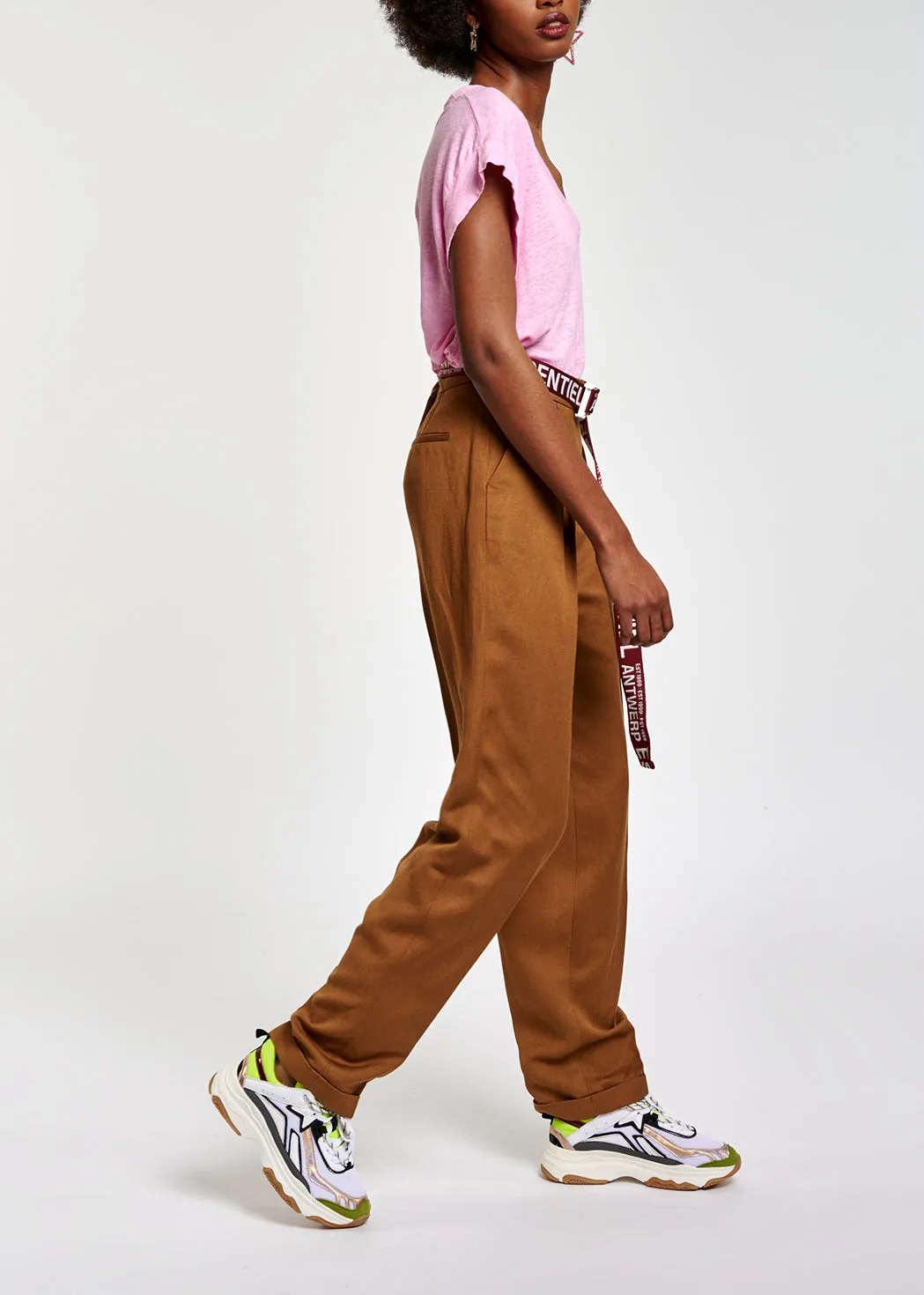 Brown tailored mid-rise pants